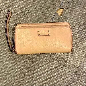 Kate Spade Clutch. Light pink.